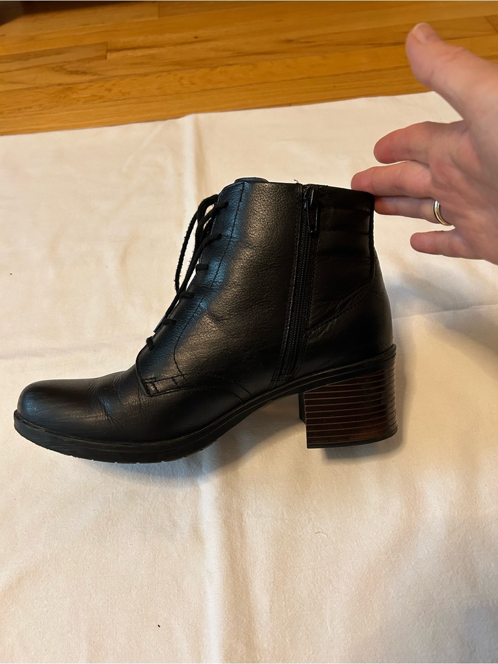 Clarks Collection Black Leather Lace-Up Ankle Booties with Side Zip - Picture 7 of 11